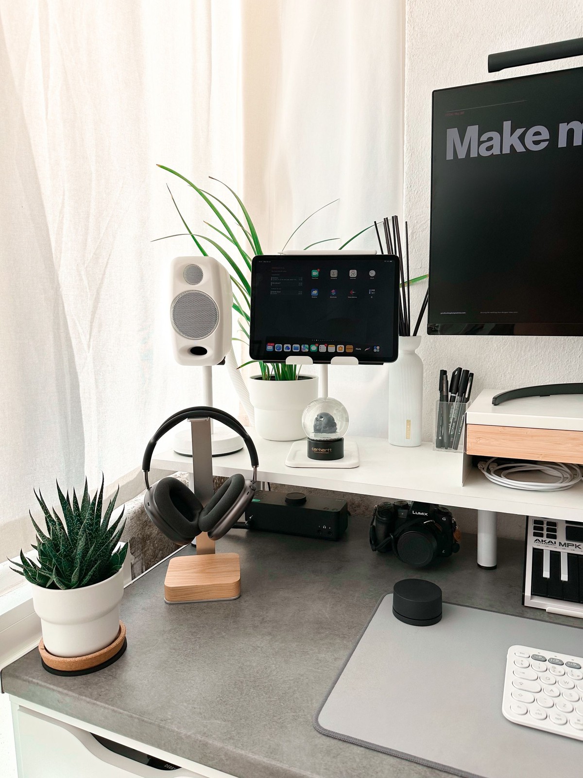 Alex Napier Holland's workspace — photo 3