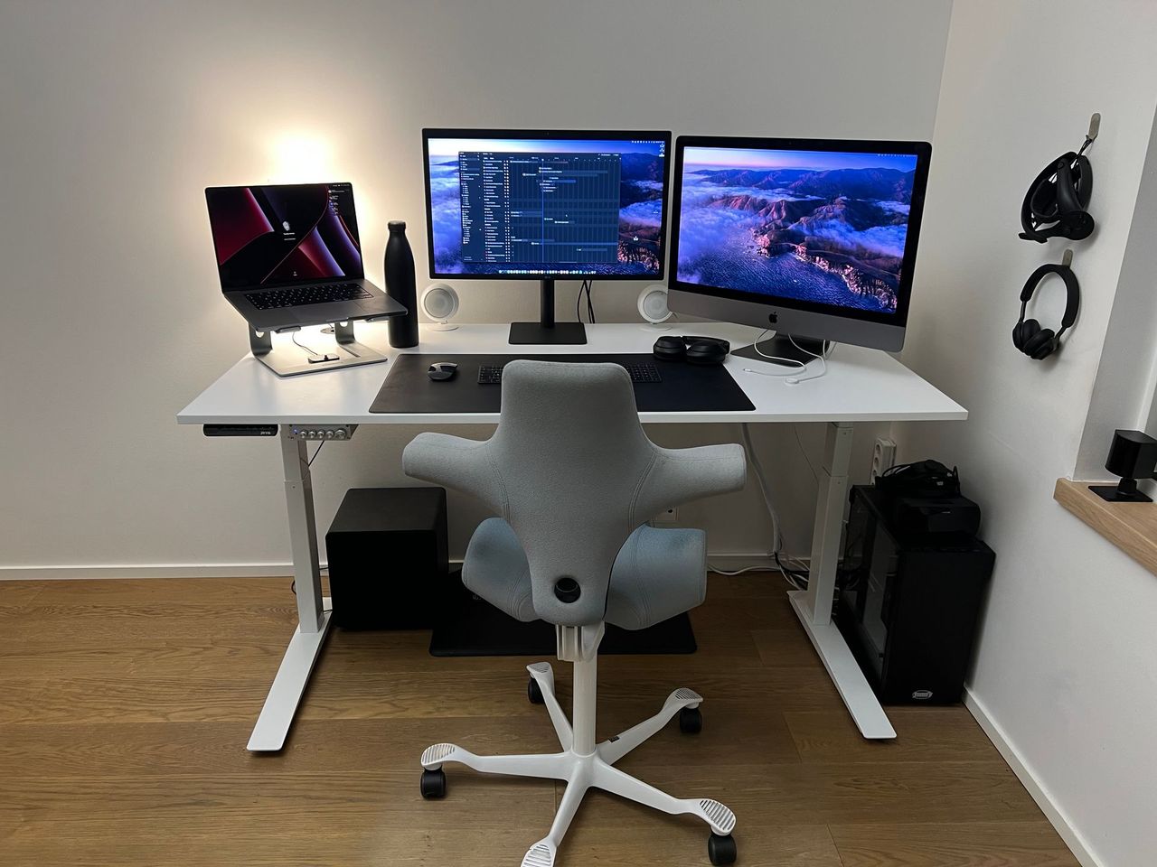 Tuomas Artman’s workspace
