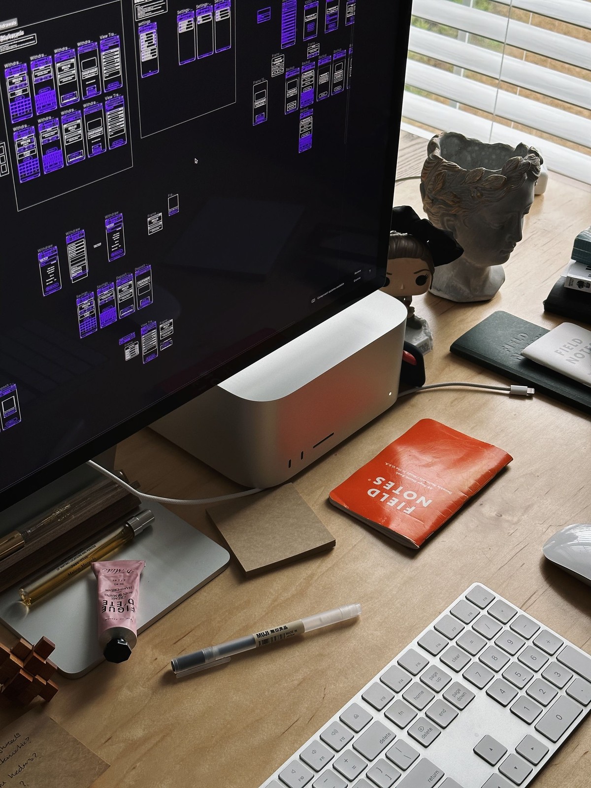 Alex Nicolai's workspace — photo 3