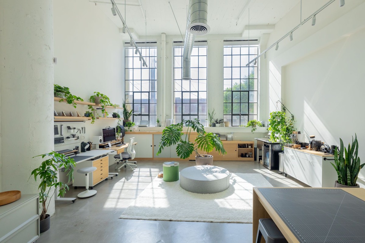 Matthew Encina's workspace — photo 12