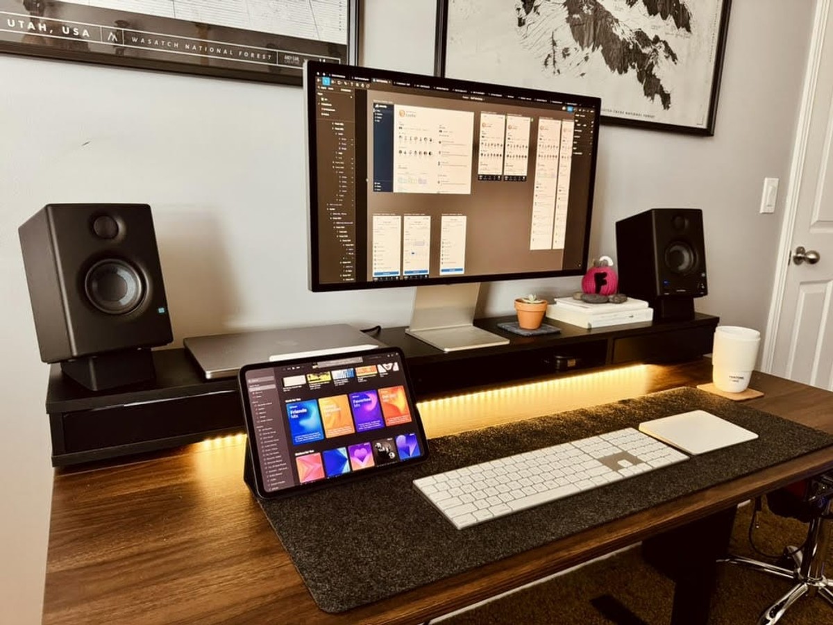 Dave Crow's workspace — photo 4