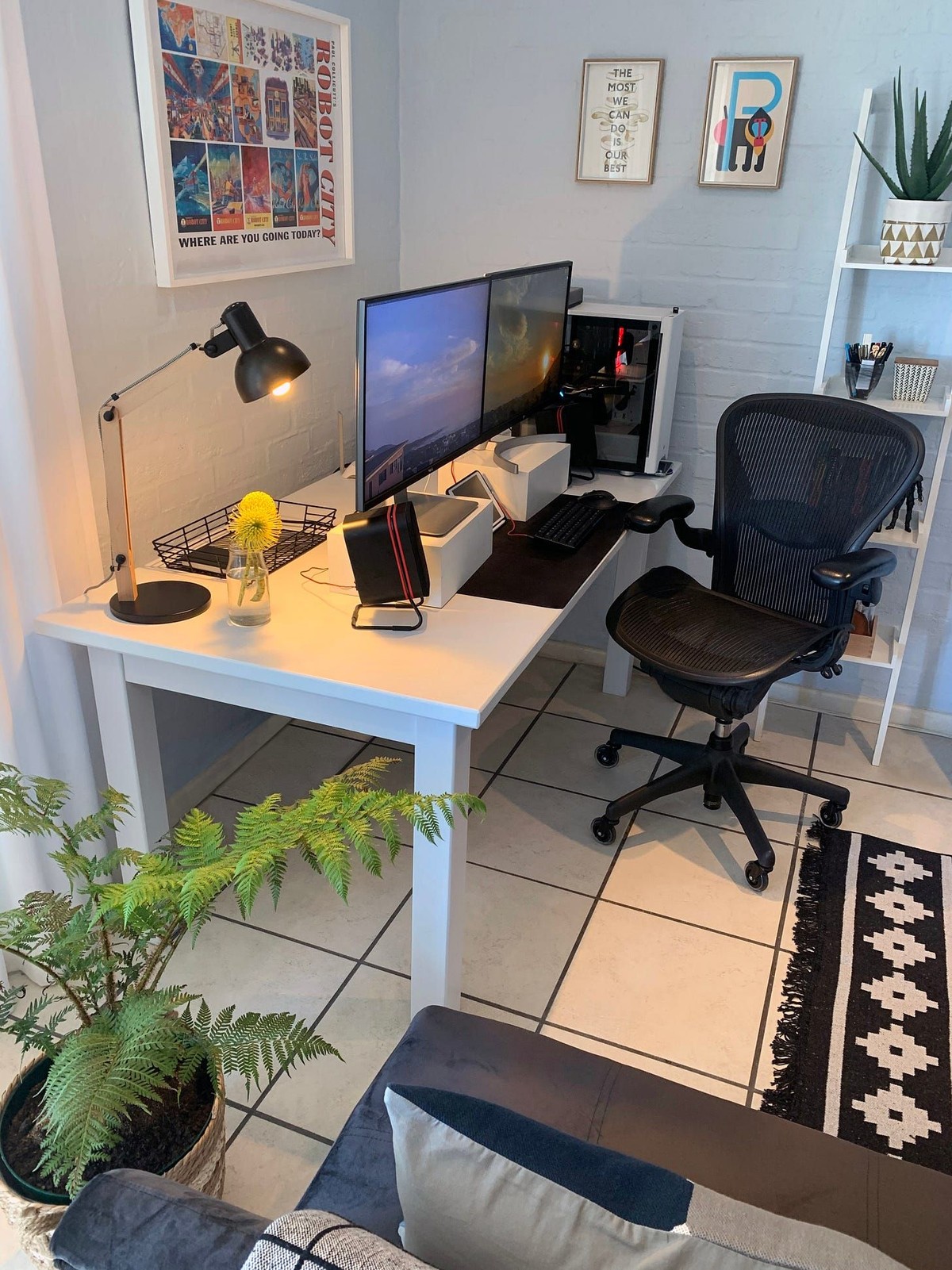 Pierre Nel's workspace — photo 2
