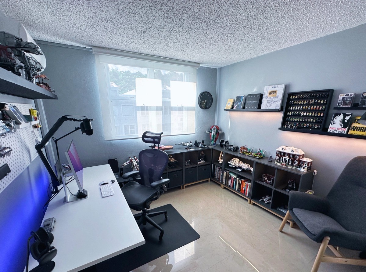 Jose Munoz's workspace — photo 8