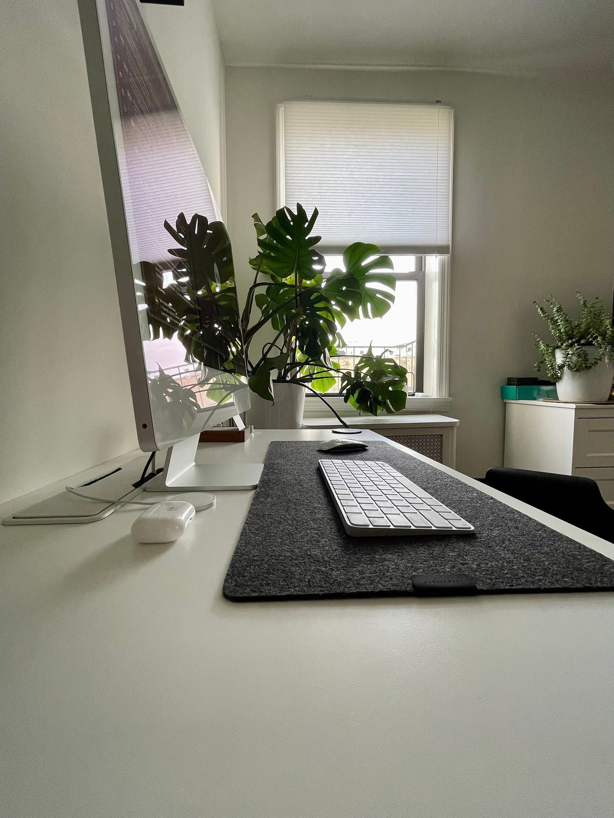 Andrew Gray's workspace — photo 2