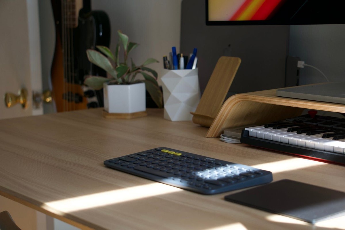 Gabriel Valdivia's workspace — photo 3