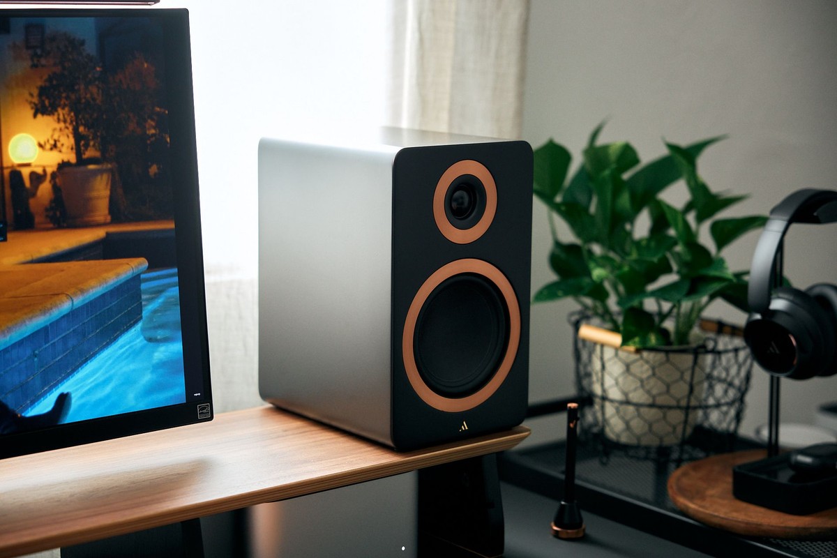 Mateus Almeida's workspace — photo 5