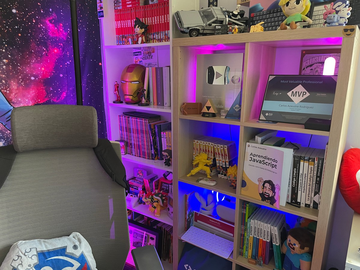 Carlos Azaustre's workspace — photo 8