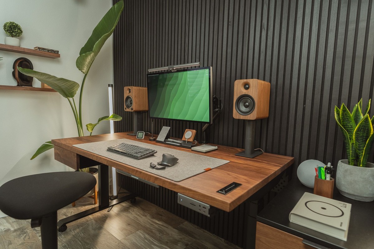 Jon Imperial's workspace — photo 2
