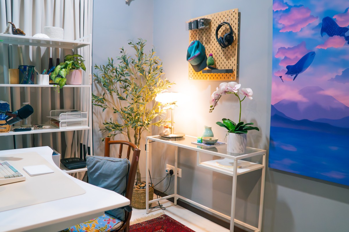 Lesley Sim's workspace — photo 2