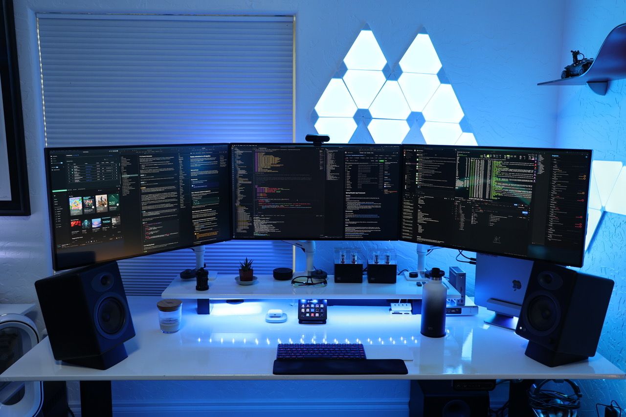 Devon Hillard's workspace