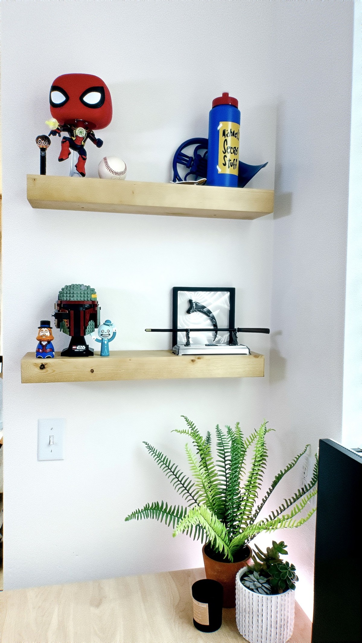 Sean Thompson's workspace — photo 3