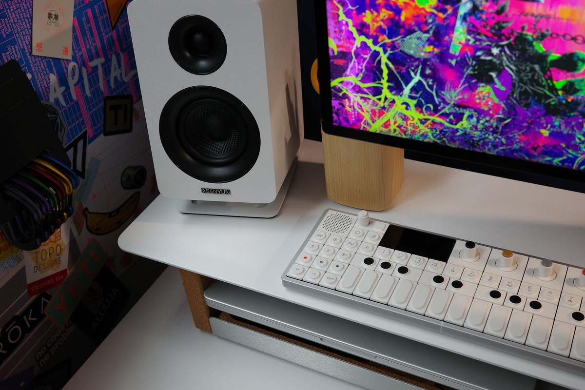 Jonathan Simcoe's workspace — photo 3