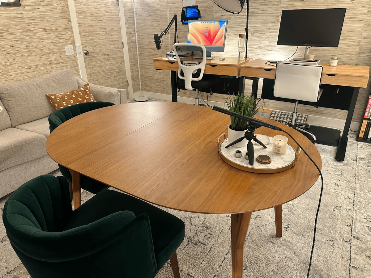 Neville Medhora's workspace — photo 4