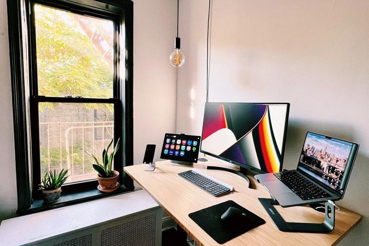 Andrew Yeung’s workspace
