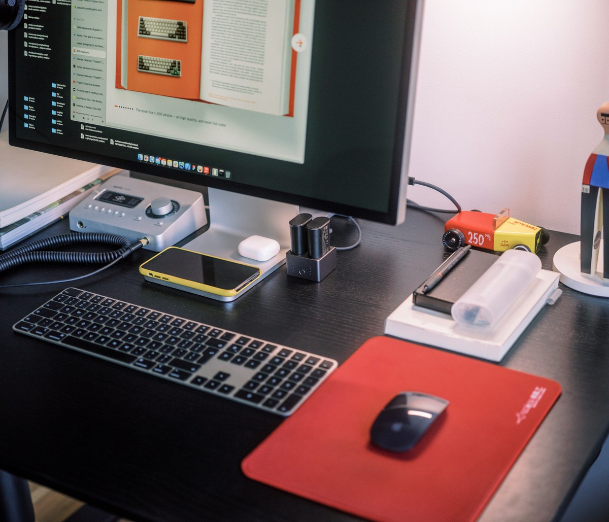 Alex Tsayun's workspace — photo 4