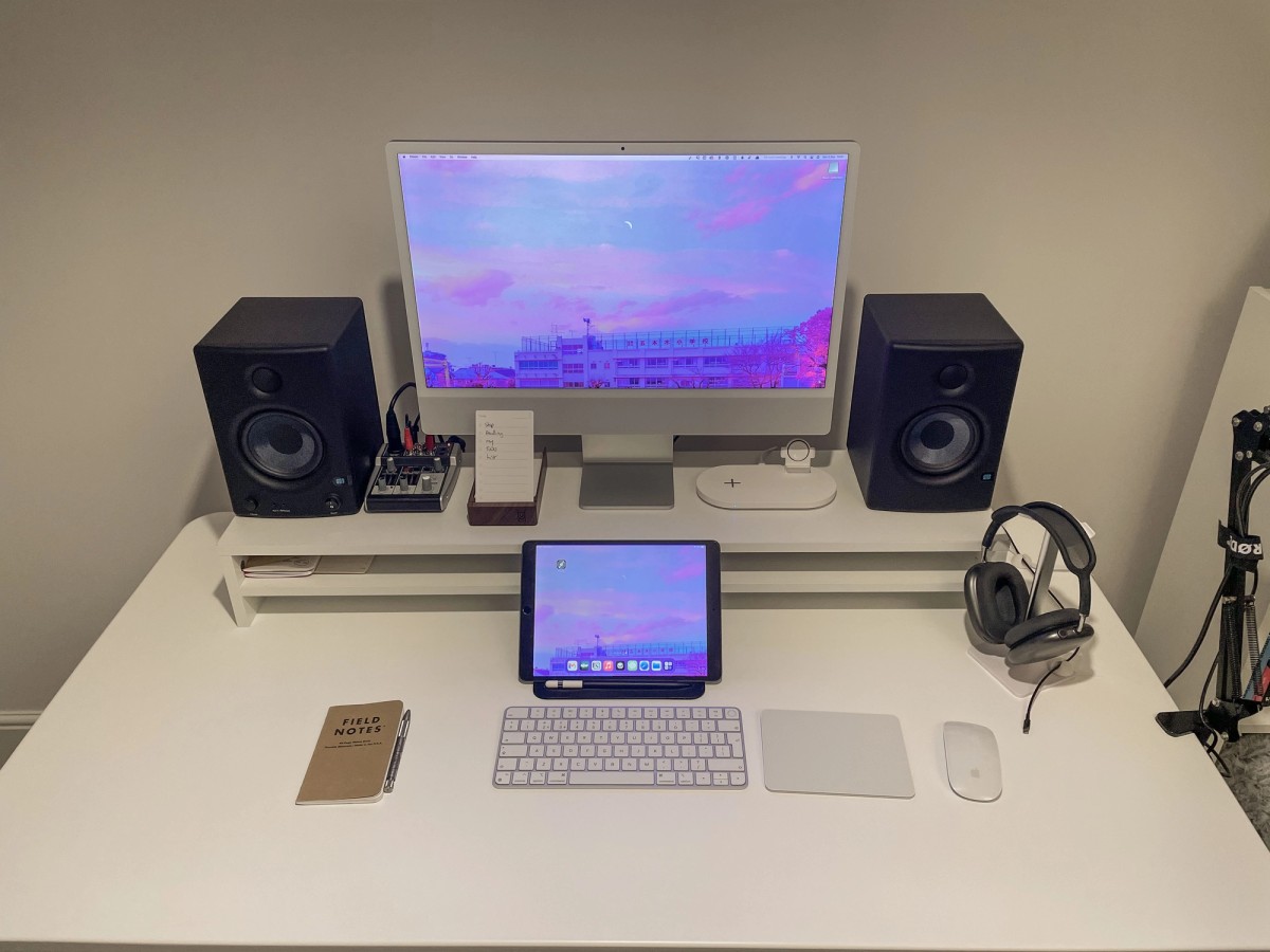Andy Bell's workspace — photo 2