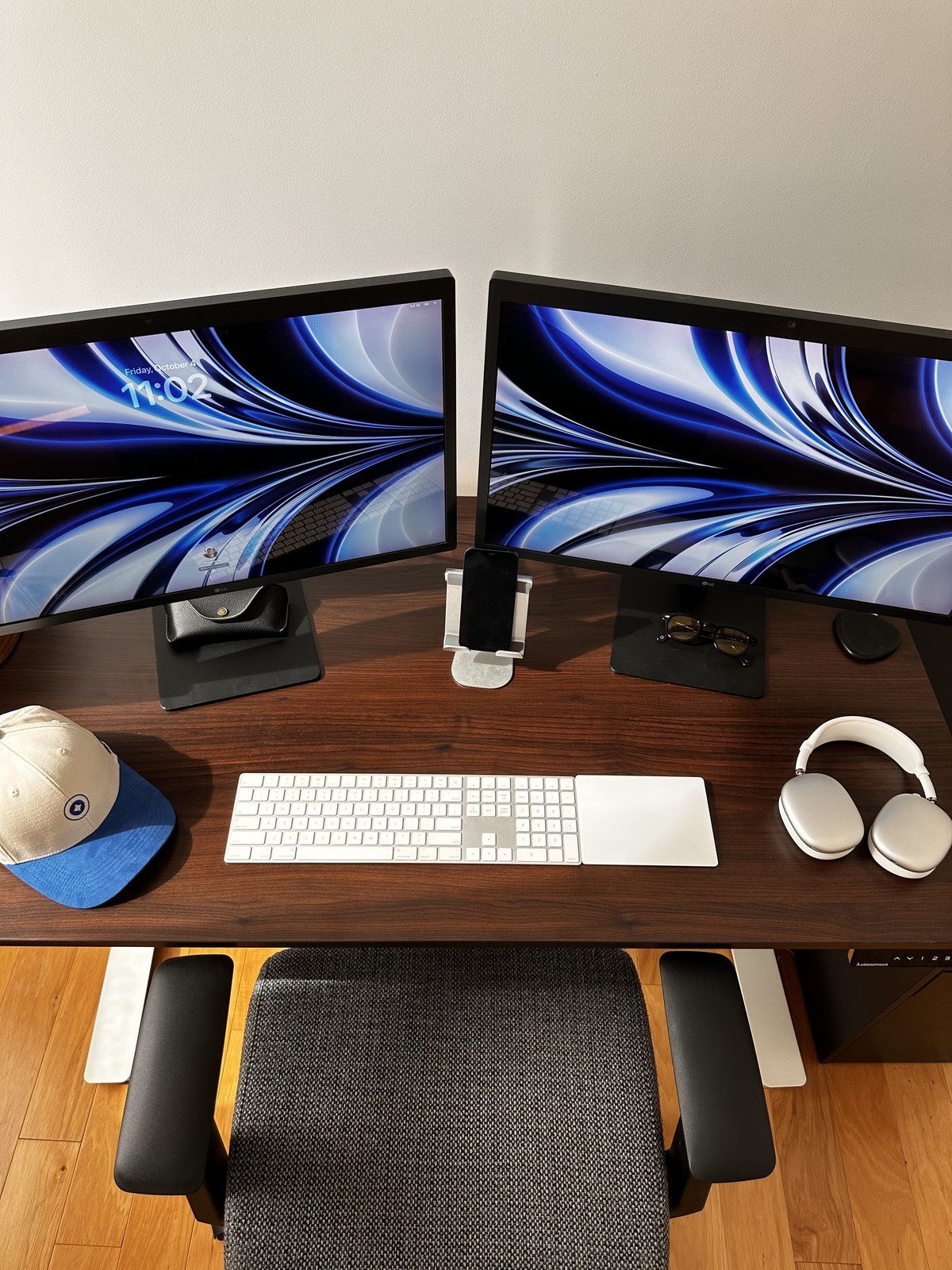 Shane Levine's workspace — photo 2
