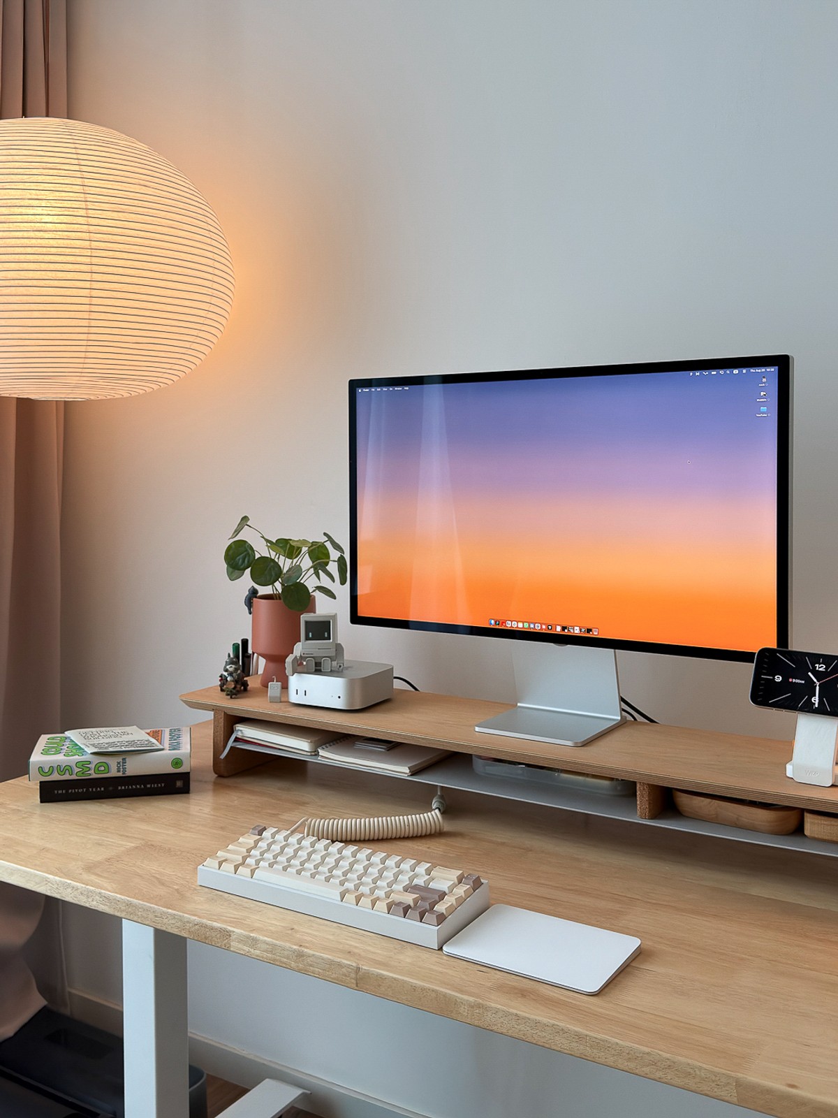 Rachel How's workspace — photo 4