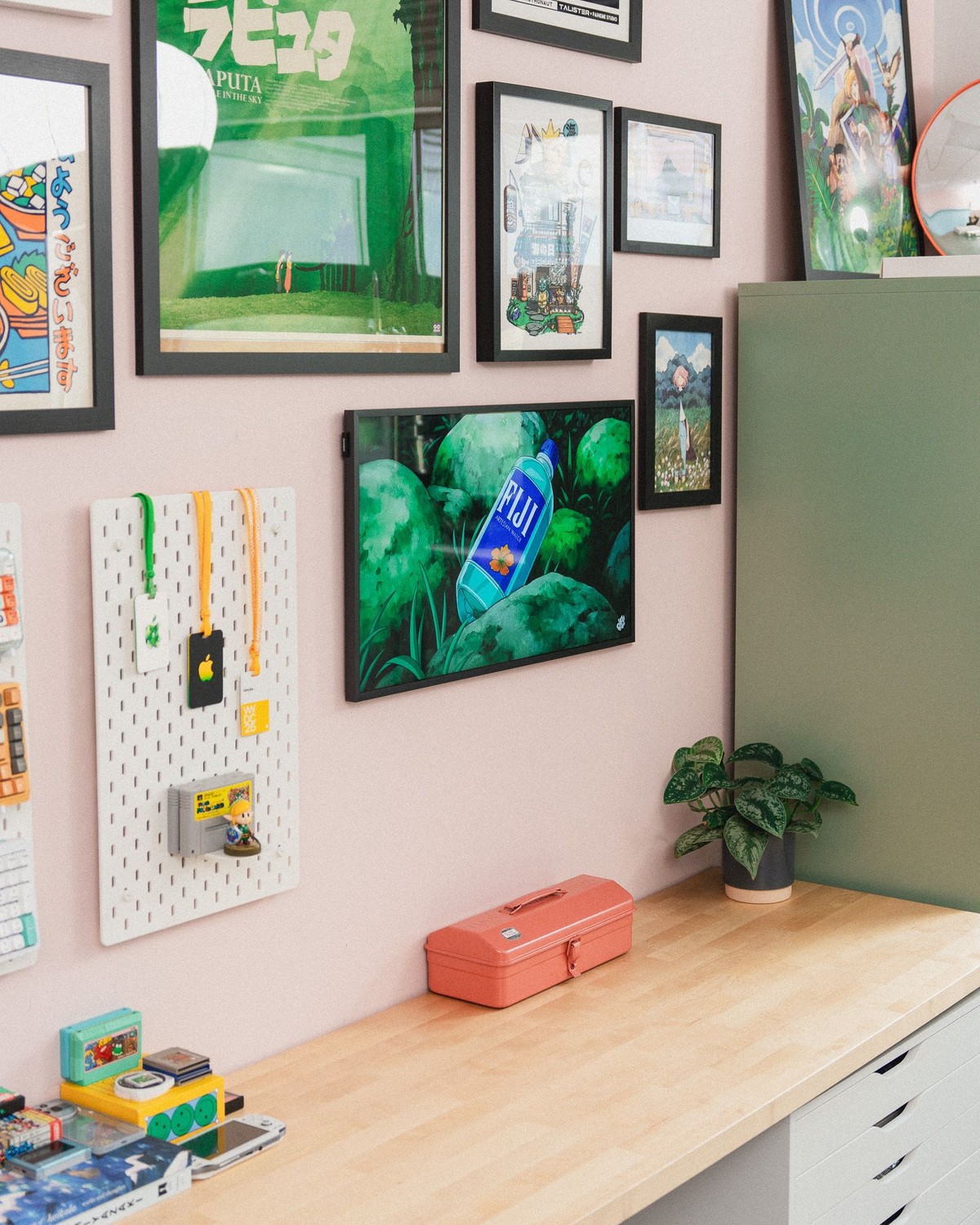 Tom Hitchins's workspace — photo 7
