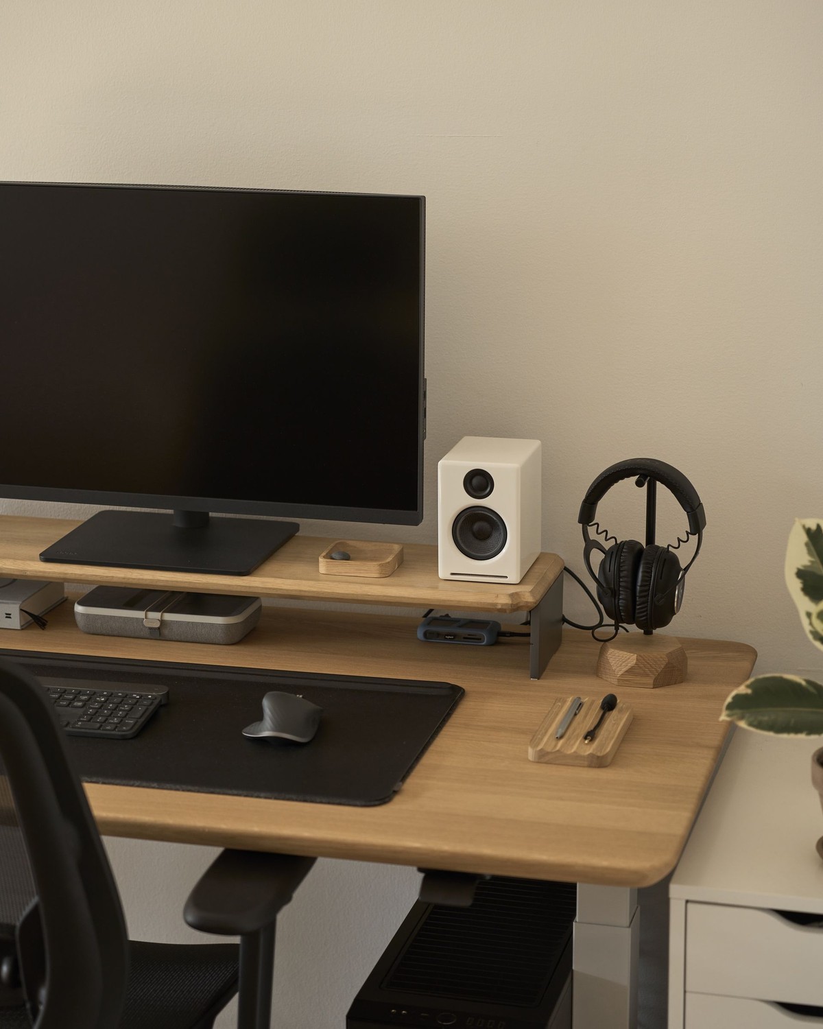 Lasse Jensen's workspace — photo 2