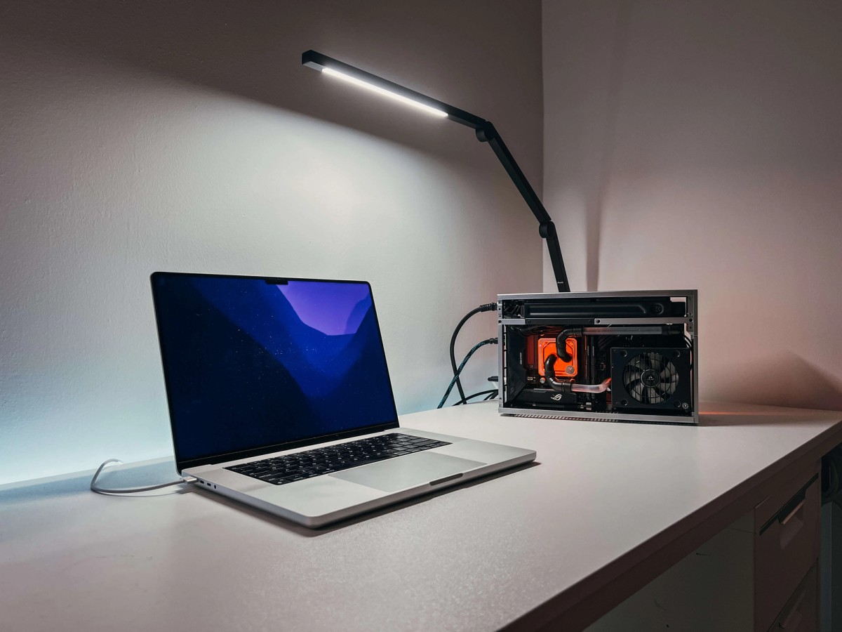 Aaron Ng's workspace — photo 4