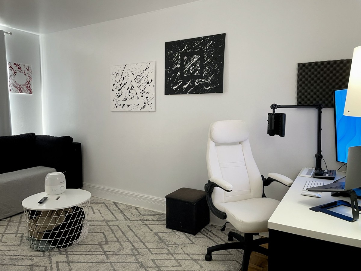 Andrew-David Jahchan's workspace — photo 2