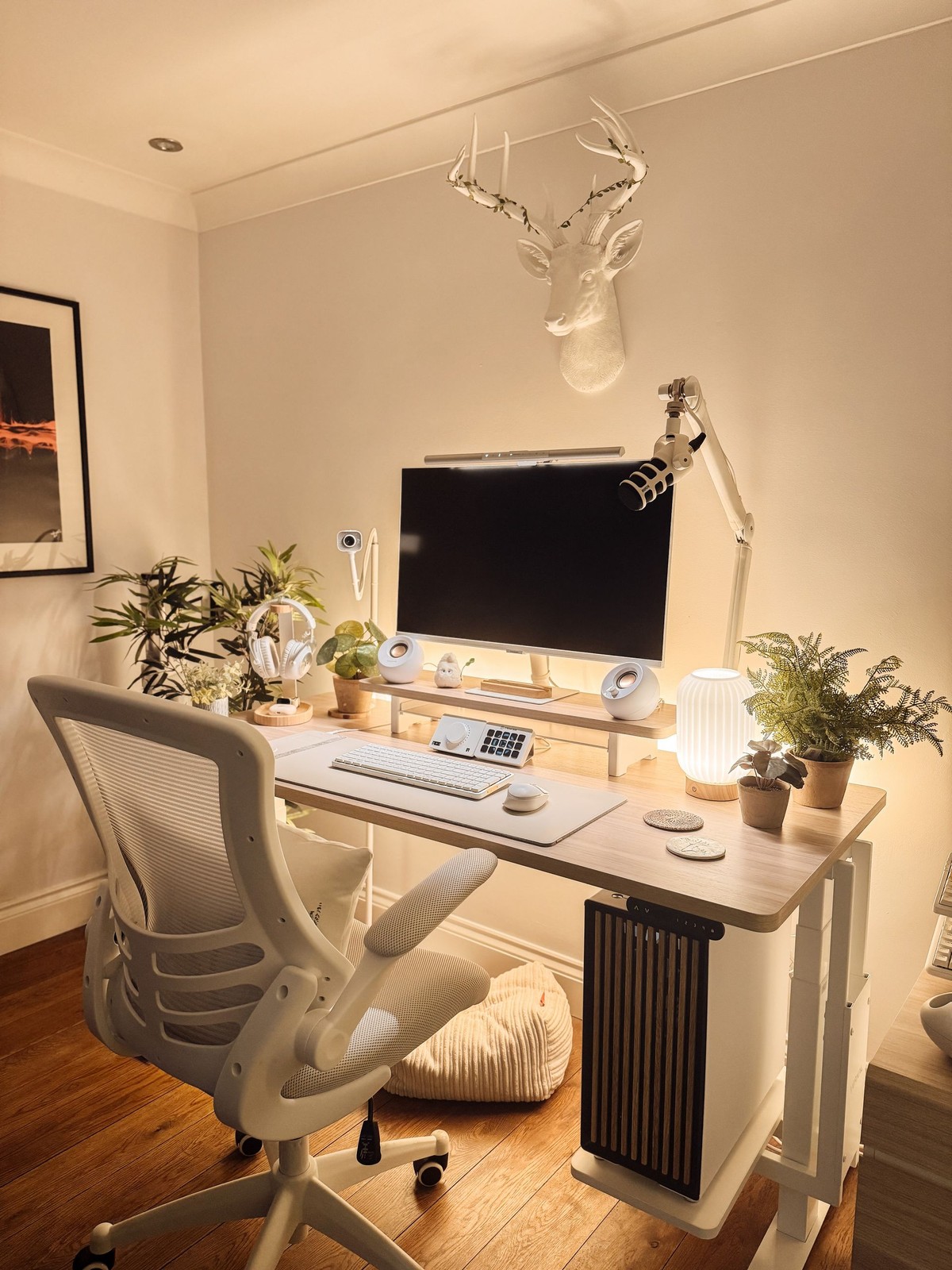 Gemma Bowen's workspace — photo 2