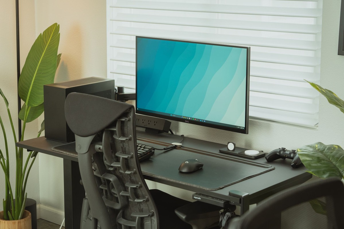 Jon Imperial's workspace — photo 9