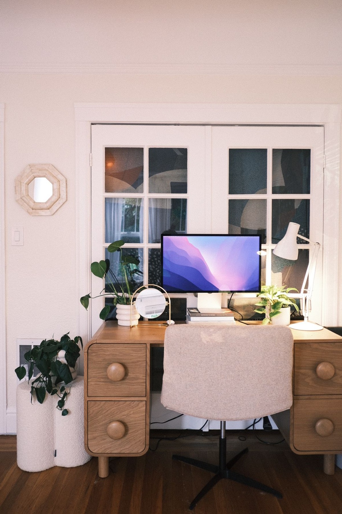 Patricia Mou's workspace — photo 2