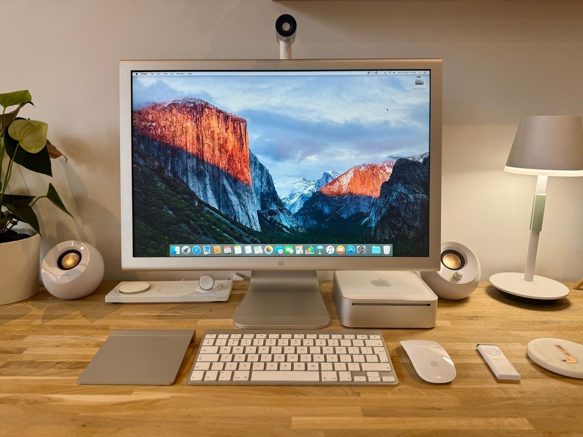 James May's workspace — photo 5