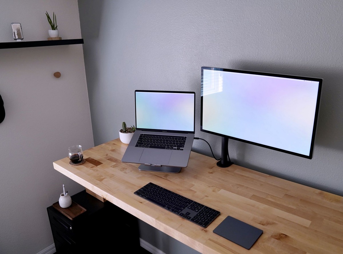 Logan Liffick's workspace — photo 2