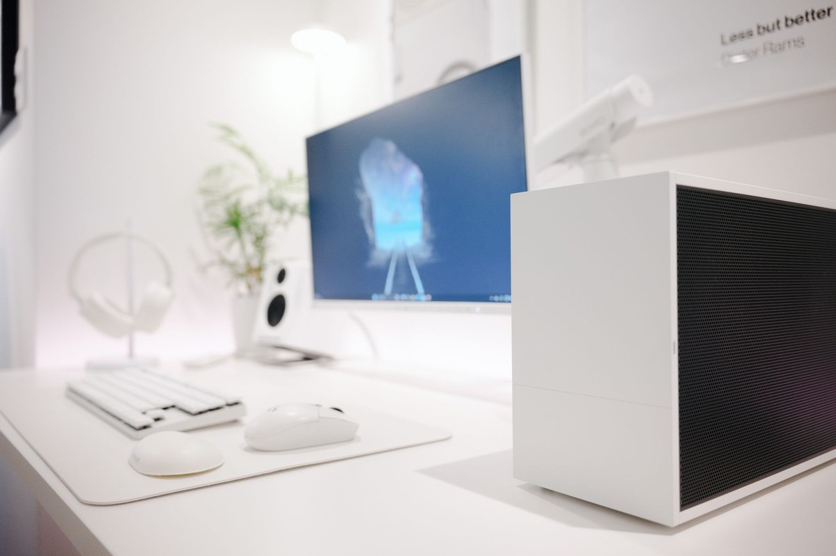 Tadashi Butsuzaki's workspace — photo 8