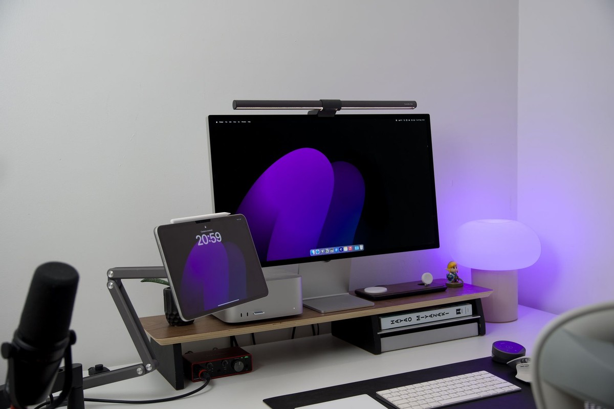 Monsieur Pixel's workspace — photo 2