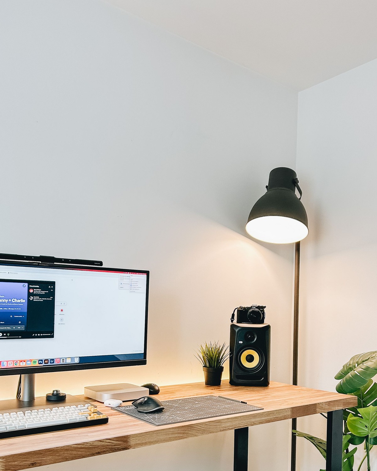Charlie Brown's workspace — photo 2