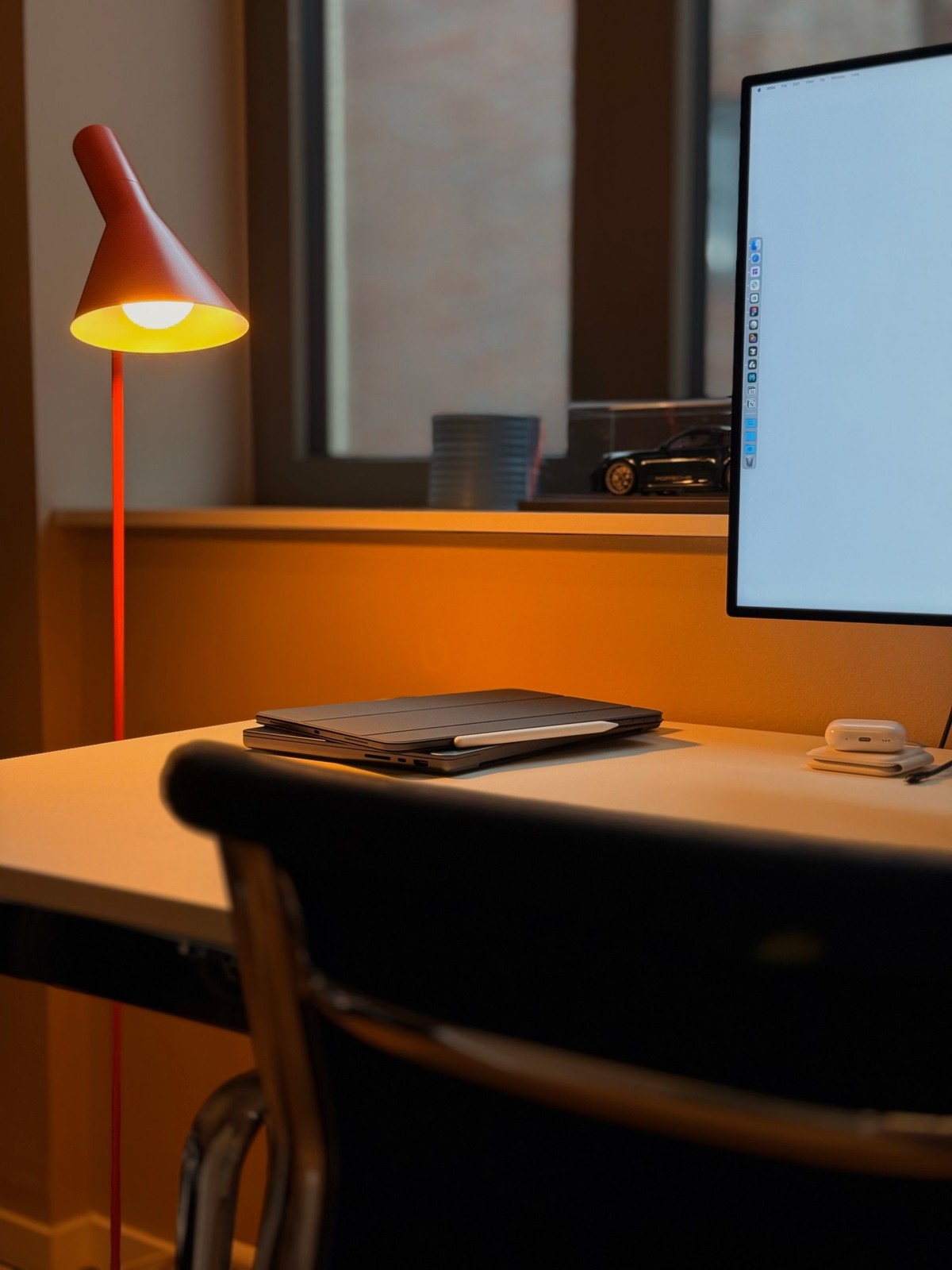 Niclas Ernst's workspace — photo 2