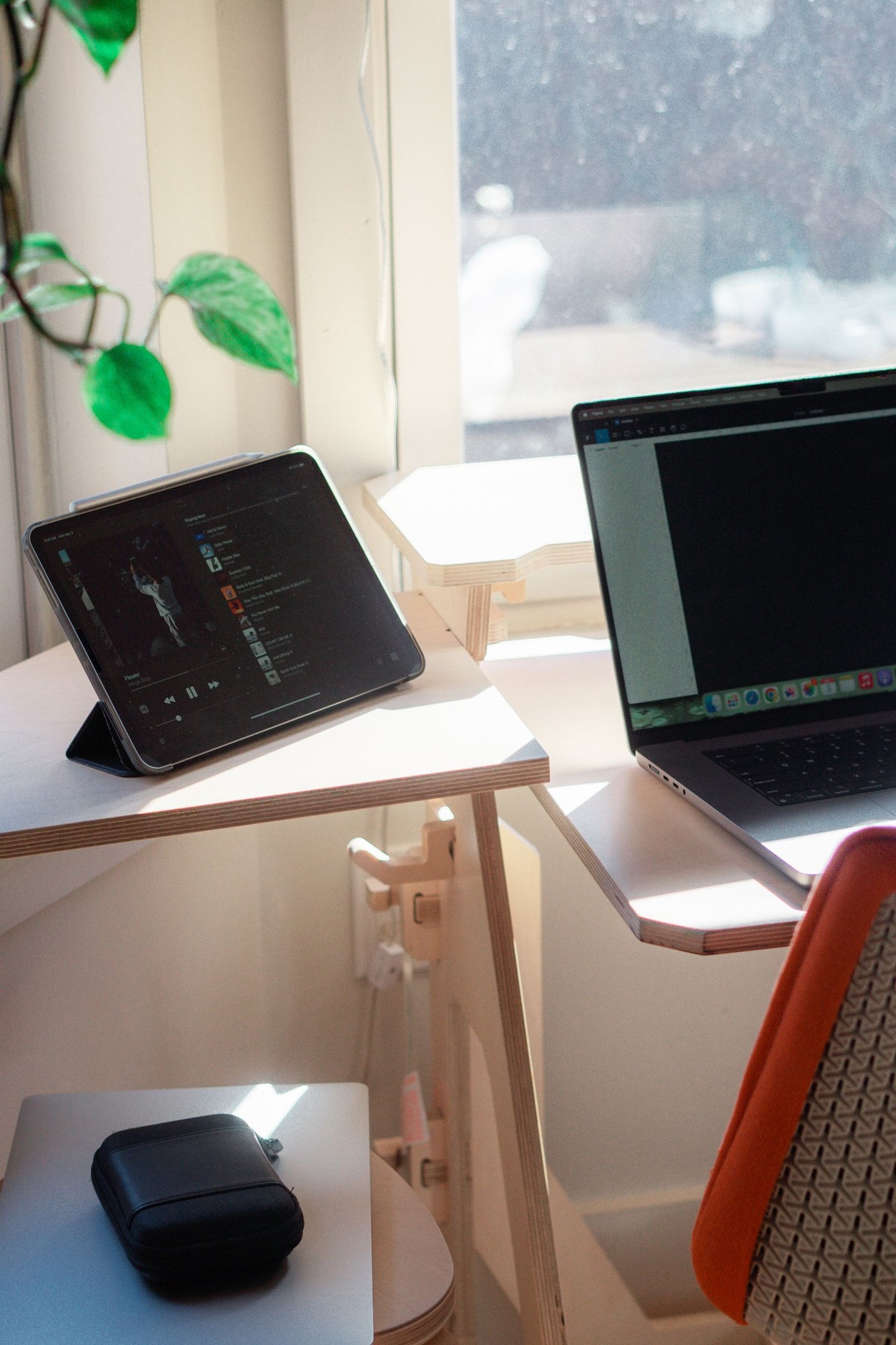 Mandy Thao's workspace — photo 4