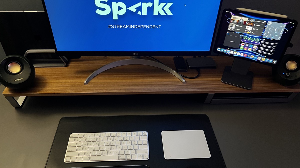 Aaron Bielert's workspace — photo 3