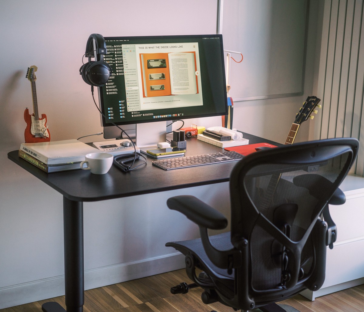 Alex Tsayun's workspace — photo 2