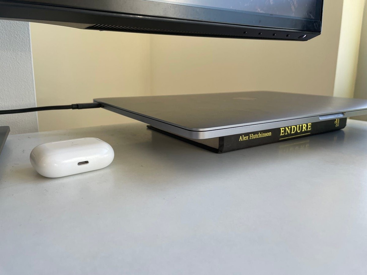 Presh Dineshkumar's workspace — photo 4