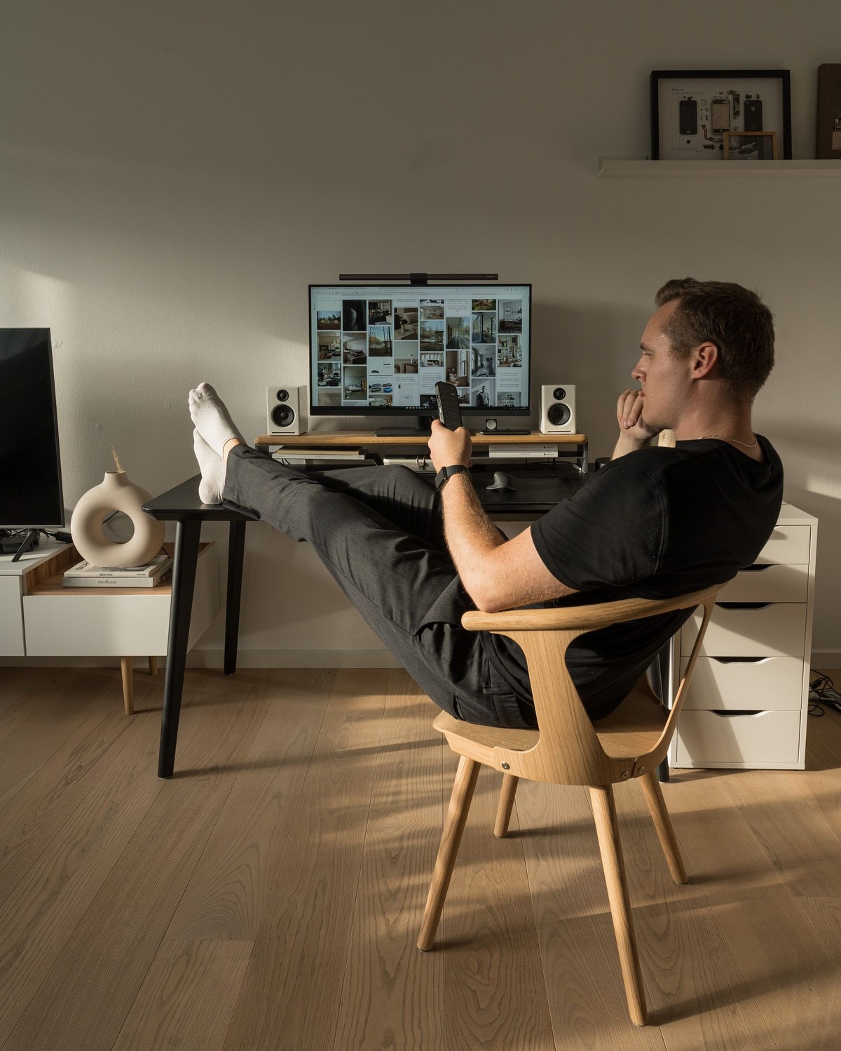 Lasse Jensen's workspace — photo 3
