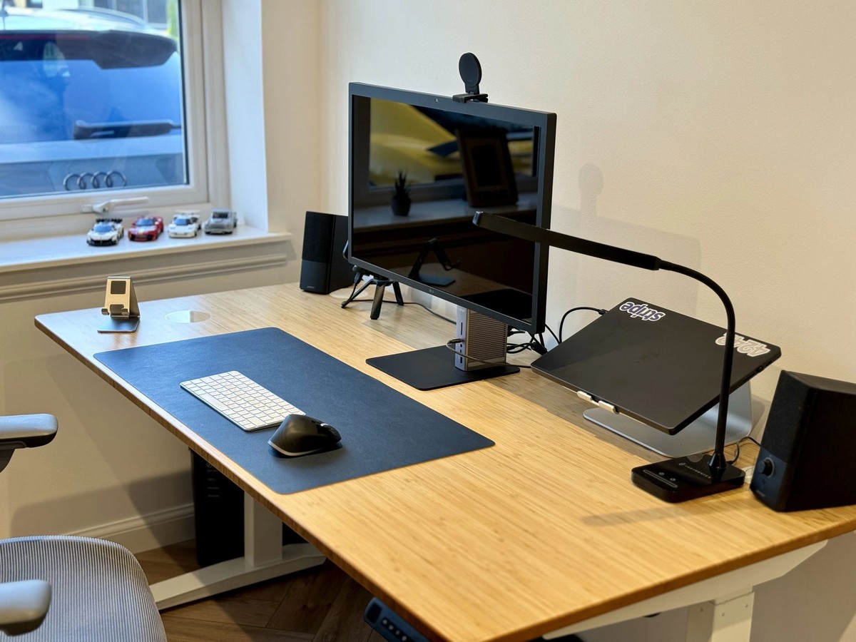 Gilbert Pellegrom's workspace — photo 3