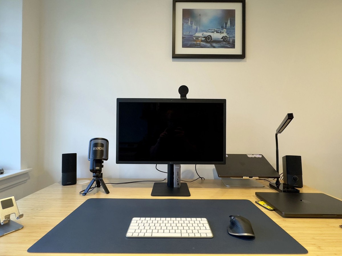 Gilbert Pellegrom's workspace — photo 4