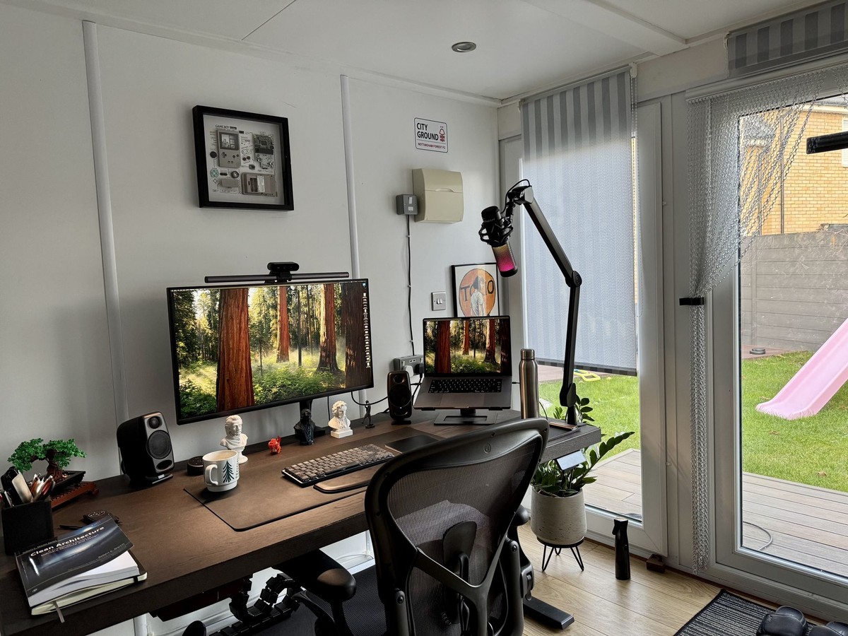Güney Kayım's workspace — photo 4