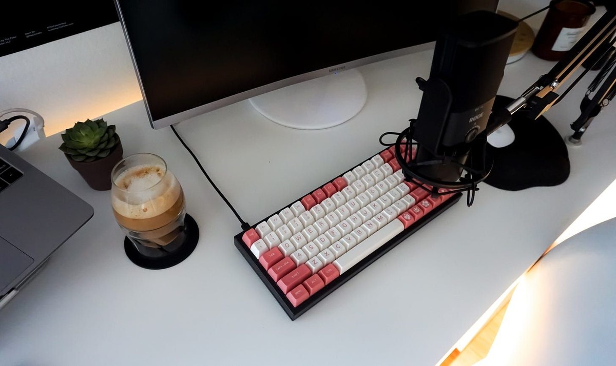 Kate Kassab's workspace — photo 3