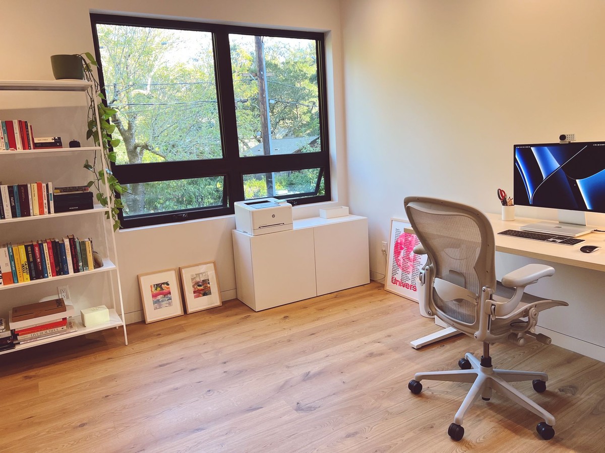 Colin Dunn's workspace — photo 2