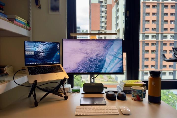 Vas Frolik’s workspace