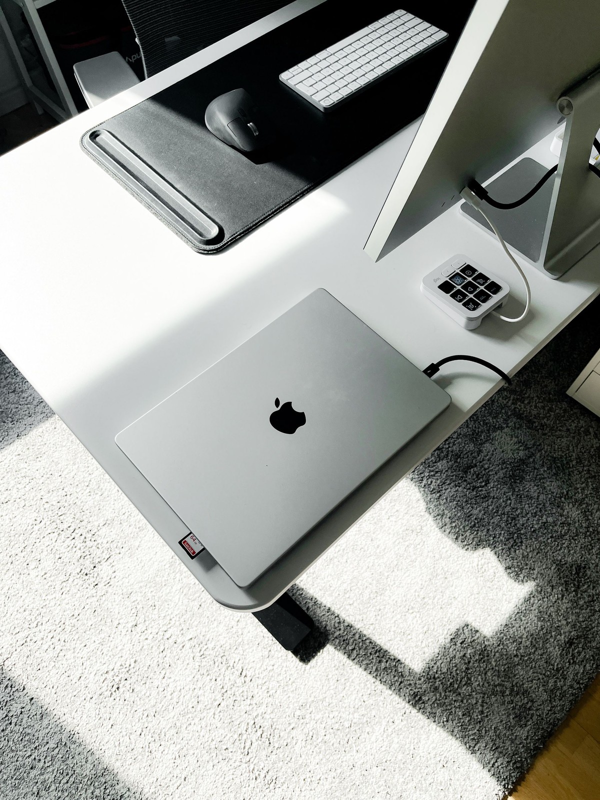 Leo Keller's workspace — photo 6