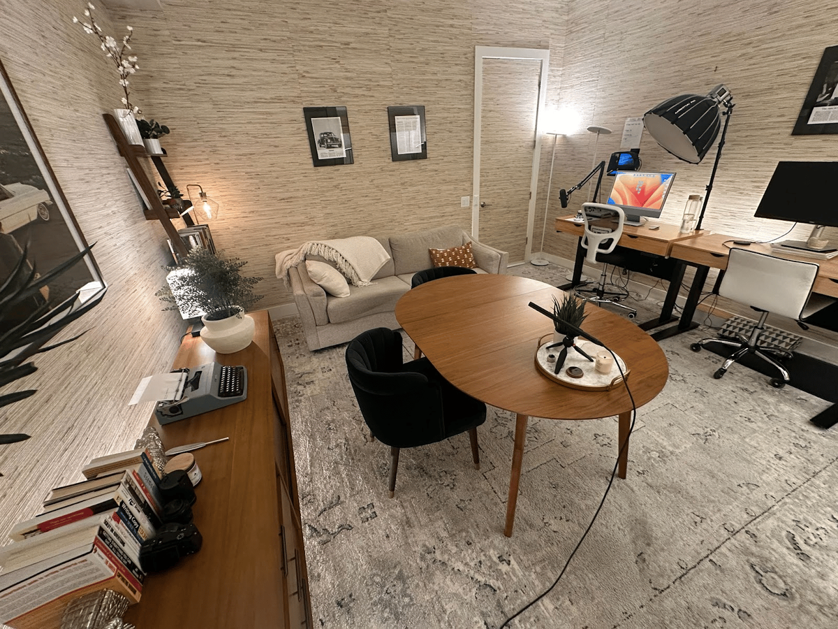 Neville Medhora's workspace — photo 5