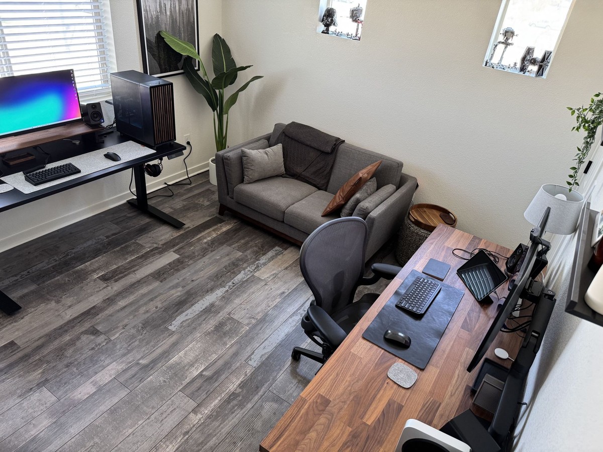 Connor Murphy's workspace — photo 6