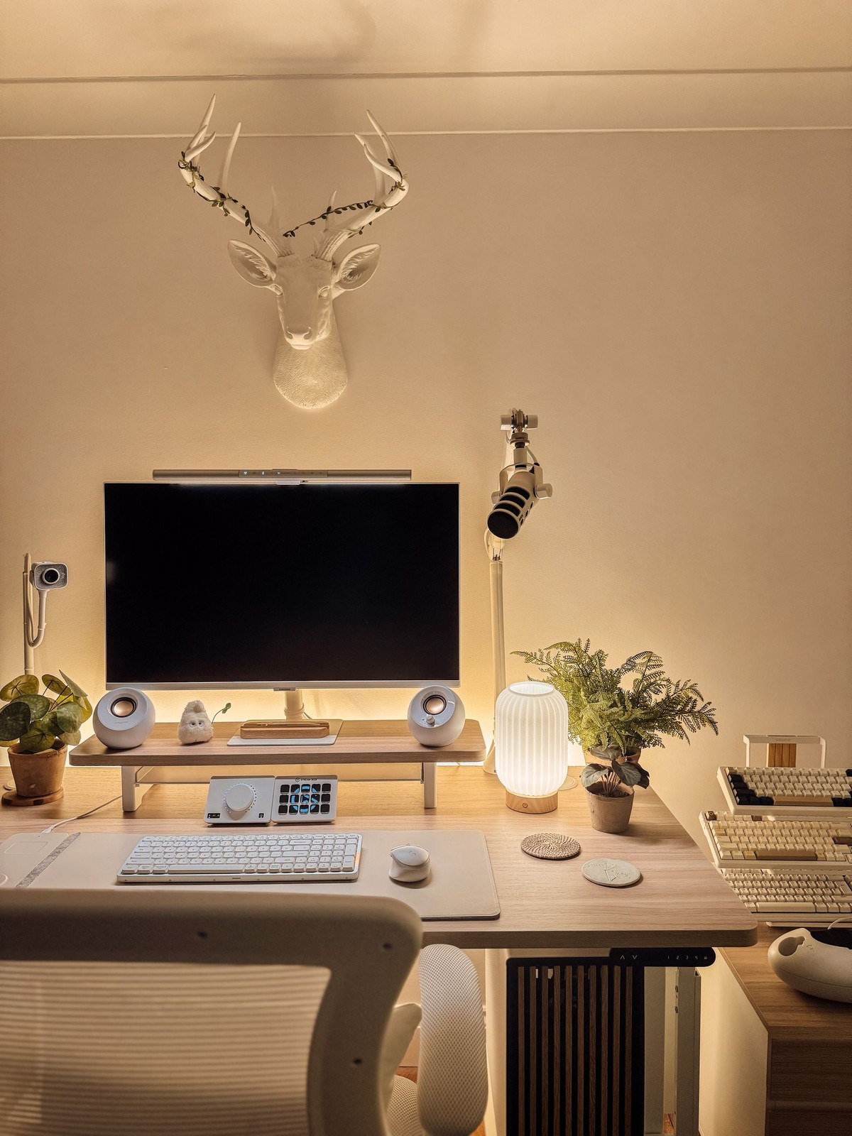 Gemma Bowen's workspace — photo 3